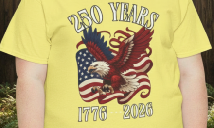 Patriotic Eagle Landing Flag 250 Year Anniversary 1776-2026 T-Shirt